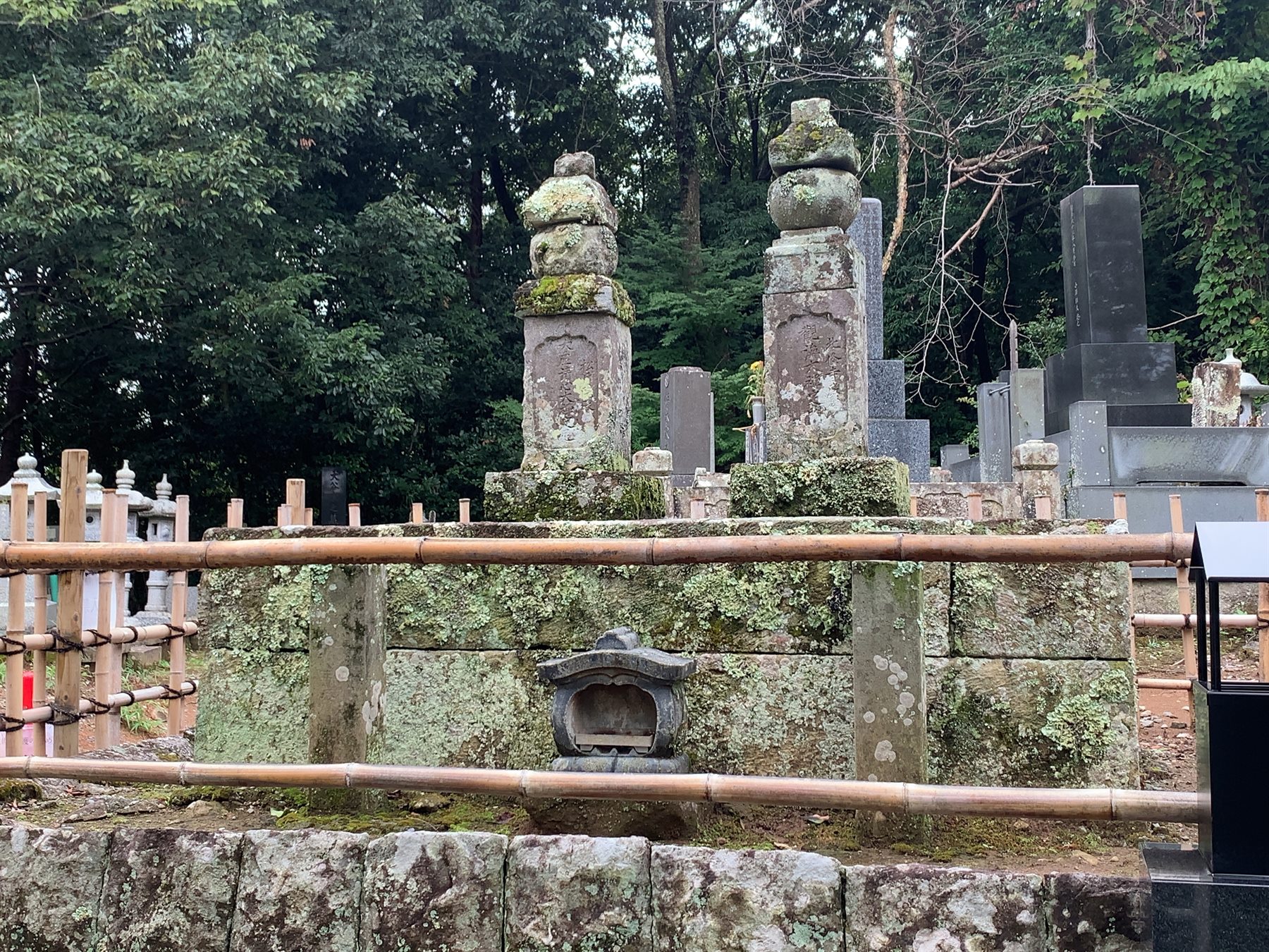 北条義時の墓(北條寺) 写真1