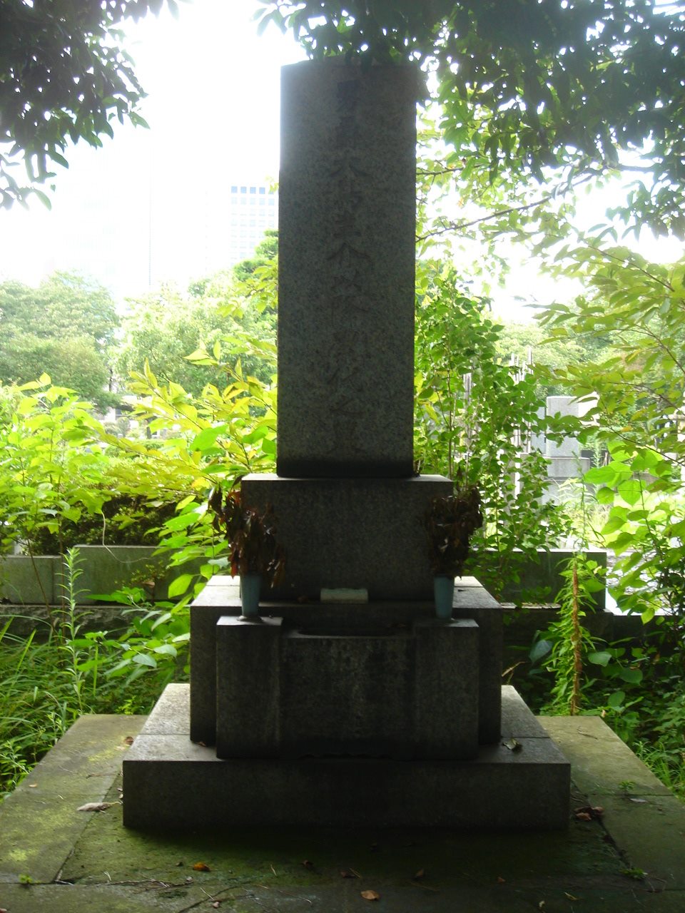 大鳥圭介の墓(青山霊園)