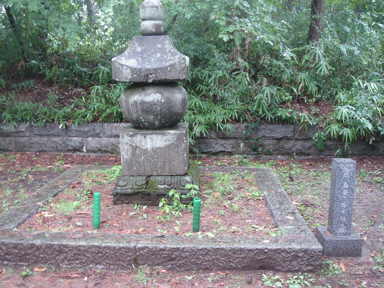 南部光行の墓(聖寿禅寺)