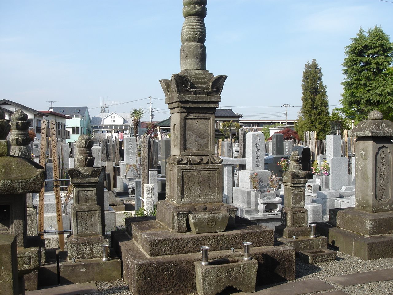 柴田勝重の墓(春清寺)