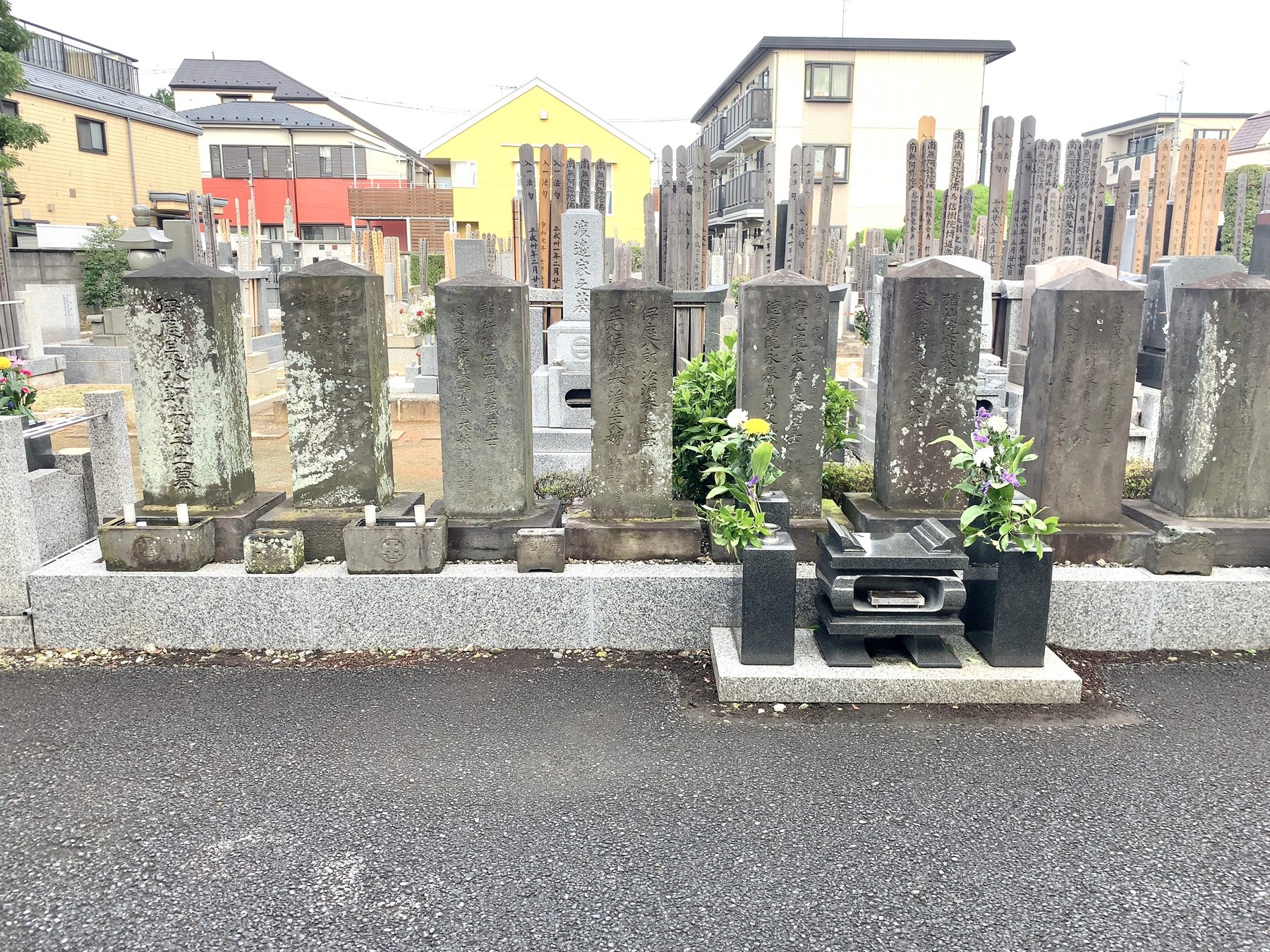 伊庭八郎の墓(貞源寺) 写真2