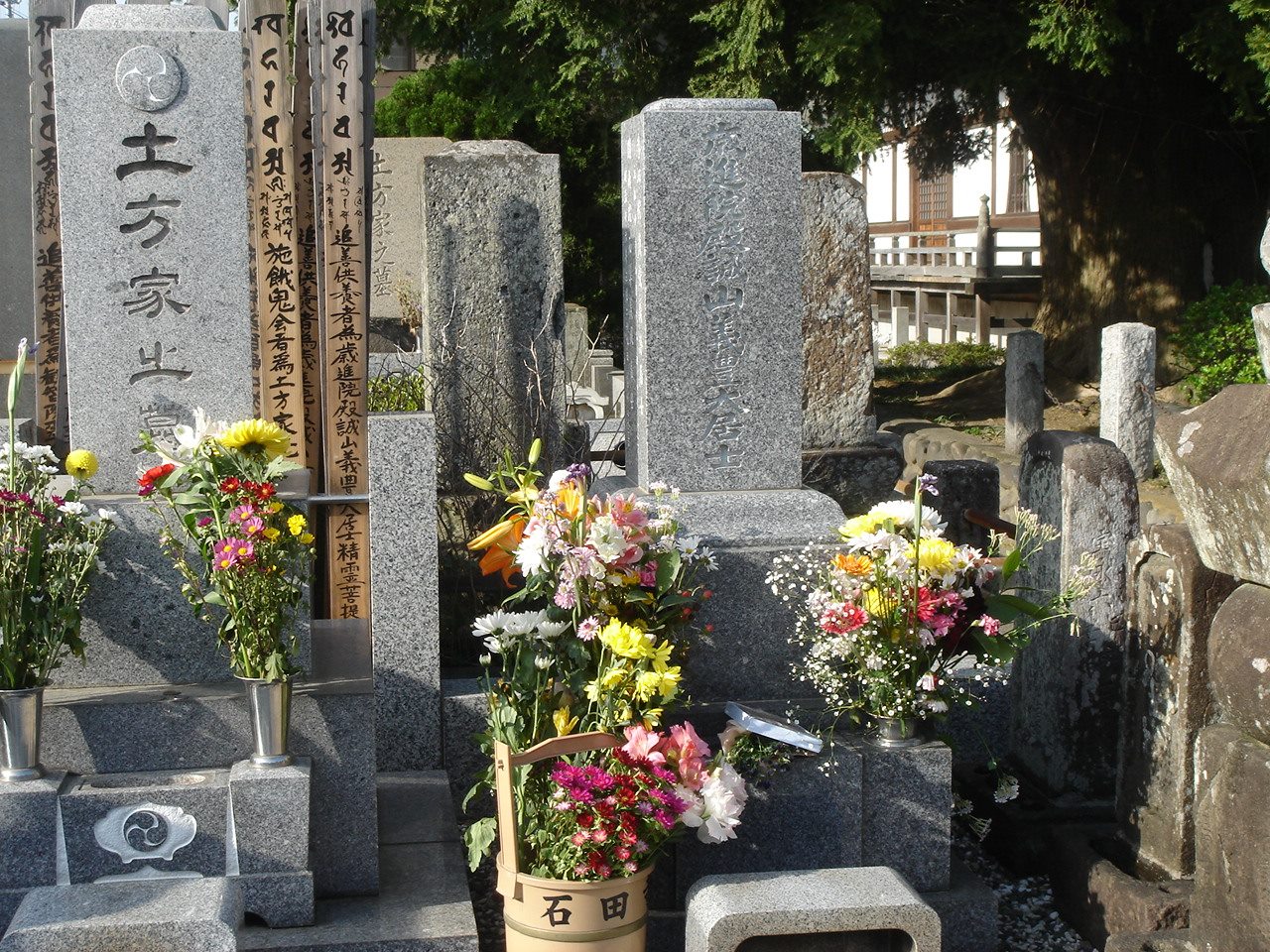 土方歳三の墓(石田寺)